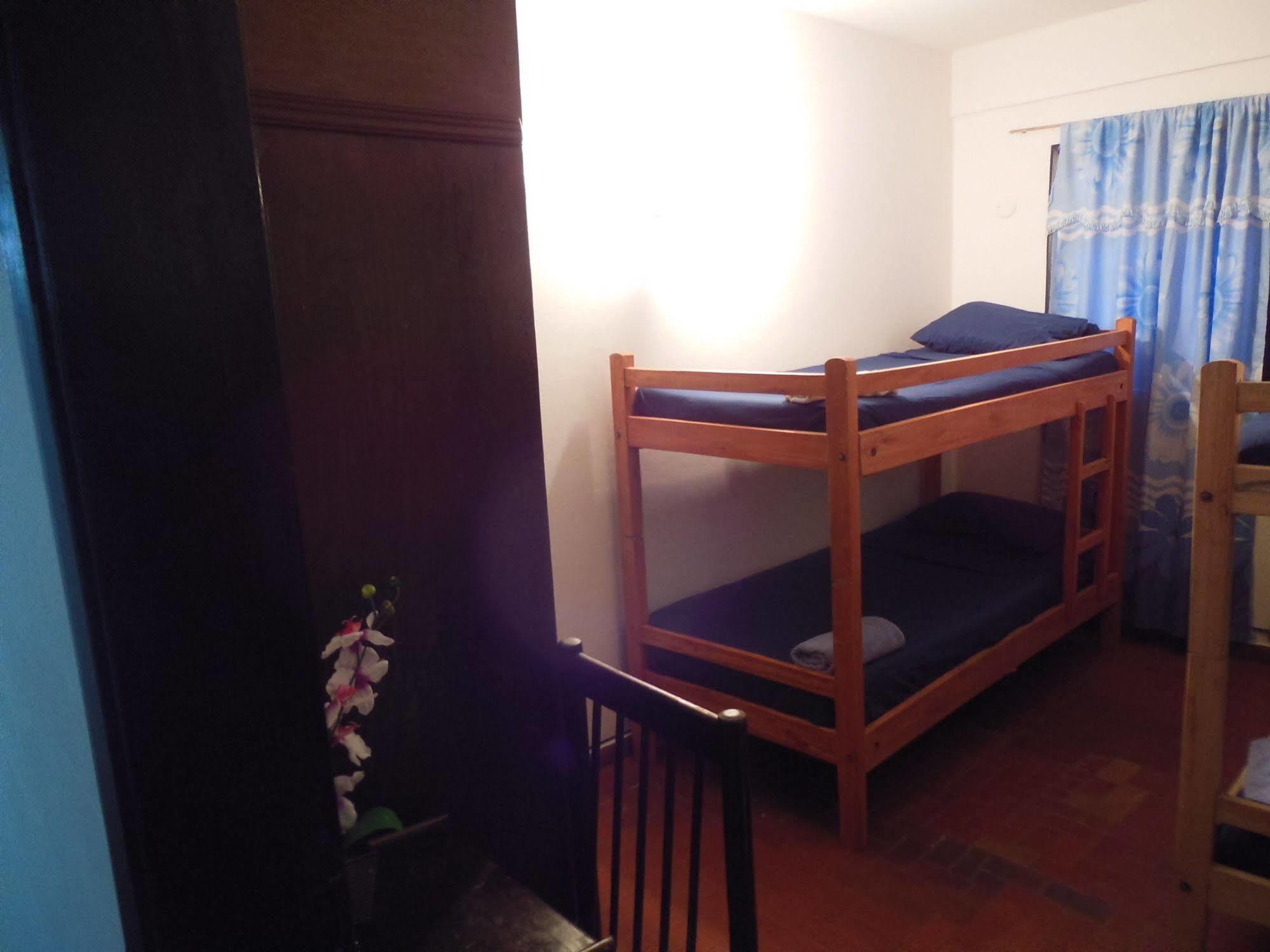 Costanera Hostel Асунсьон Экстерьер фото