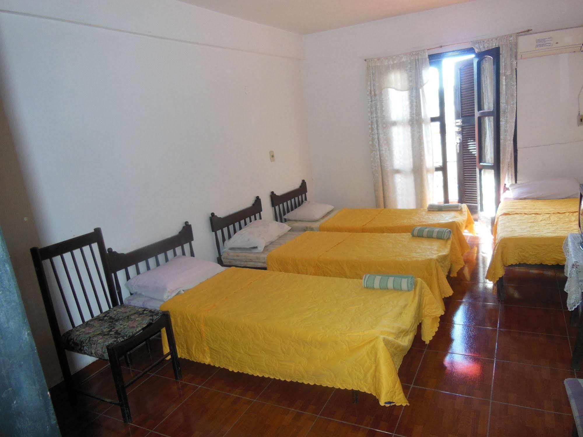 Costanera Hostel Асунсьон Экстерьер фото