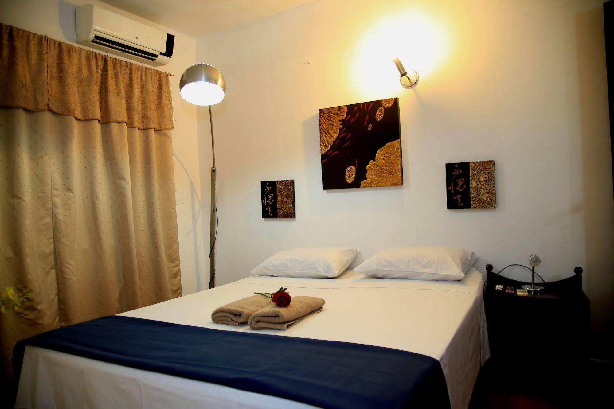 Costanera Hostel Асунсьон Экстерьер фото