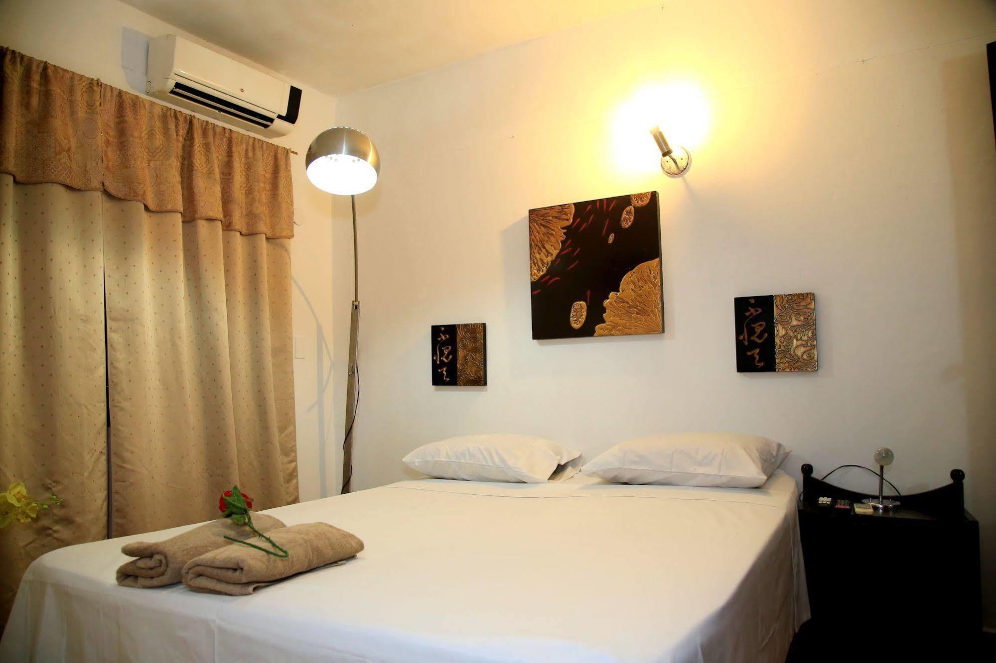 Costanera Hostel Асунсьон Экстерьер фото